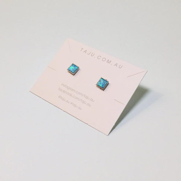 BE GEMMED SILVER EARRING - G38