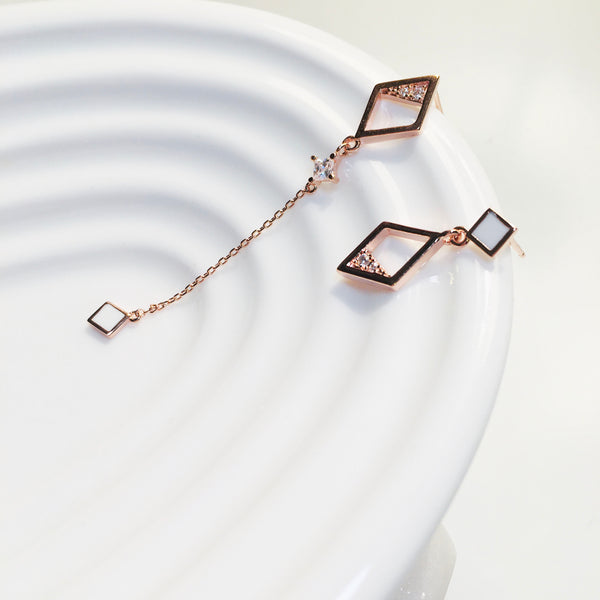 BE GEMMED  EARRING - G44