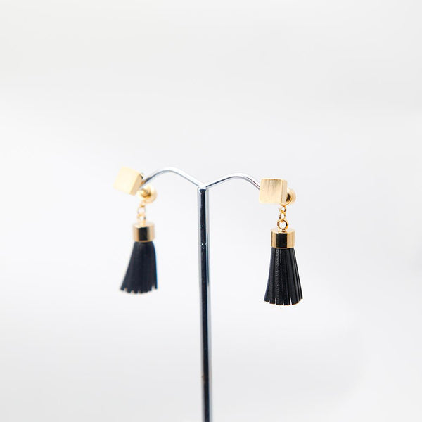 BE GEMMED EARRING - 05